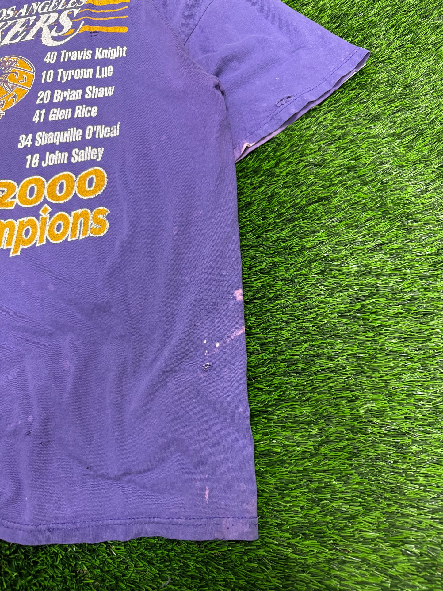 2000 Los Angeles Lakers World Champions Thrashed Vintage NBA Tee (XXL)