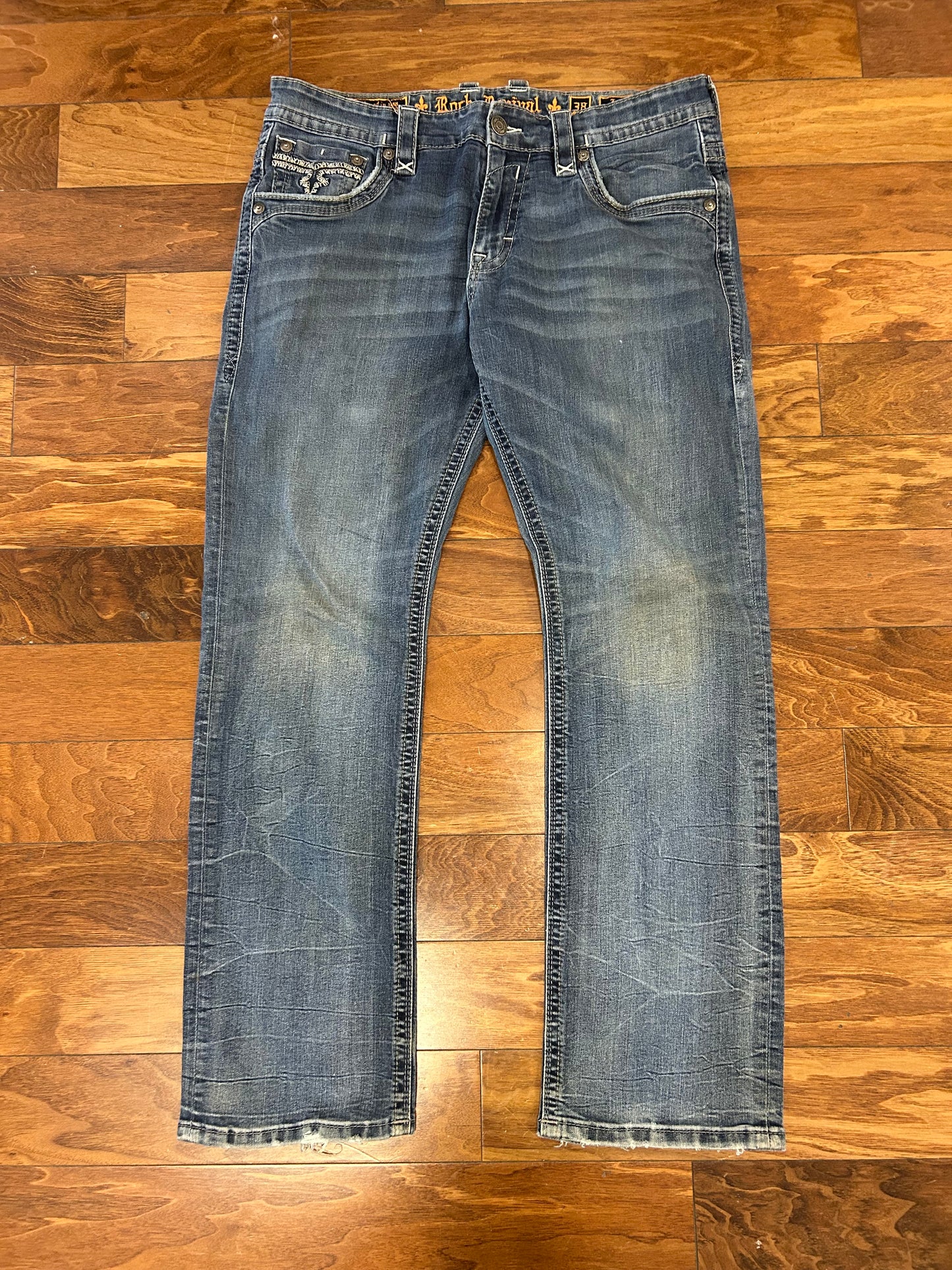 00s Rock Revival Embroidered Jeans (38 x 34)