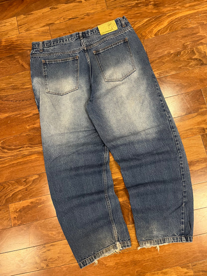 00s Celebrity Premium Baggy Jeans (40 x 30)