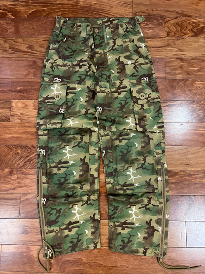 00s Mil-Tec Miltary Camo Cargo Pants (31x30)