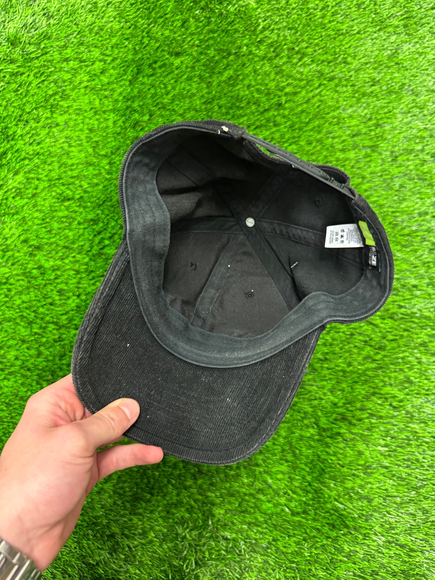 Nike Modern Corduroy Spell Out Snapback Hat (OS)