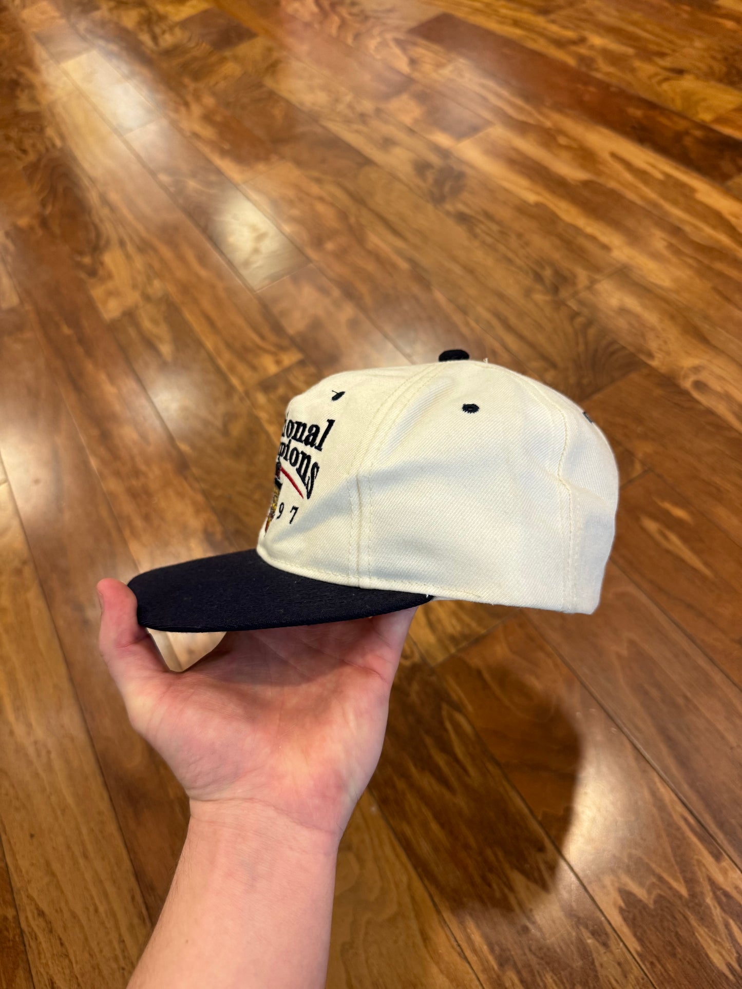 1997 Arizona Wildcats National Champs Basketball Hat (OS)
