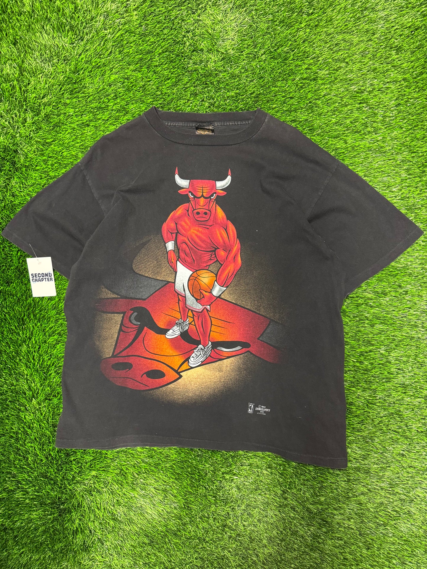 1997 Chicago Bulls "Benny The Bull" Faded Mascot Cartoon Tee (XL)
