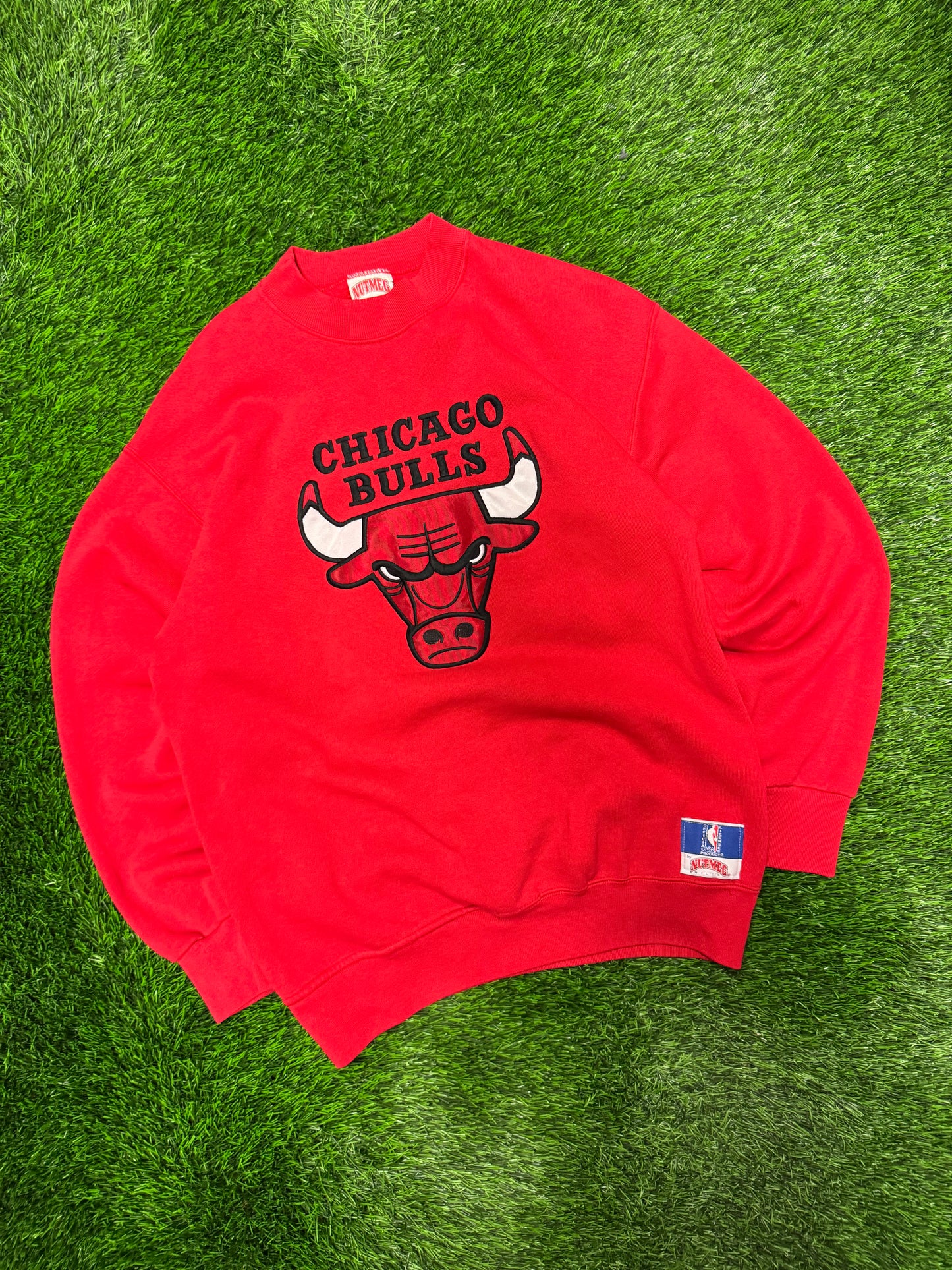 90s Chicago Bulls  Embroidered Logo Nutmeg Vintage Crewneck (L)