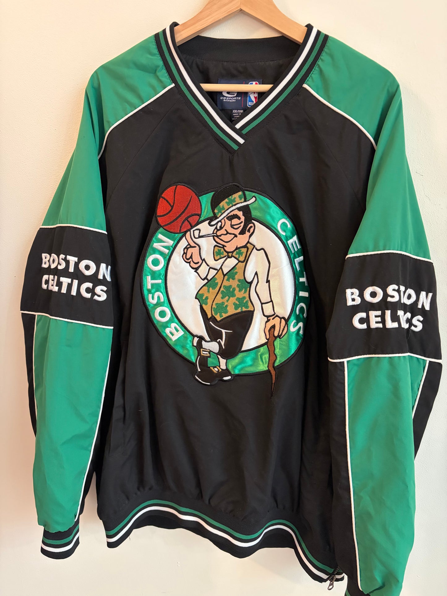00s Boston Celtics G-III Embroidered Windbreaker (XXL)