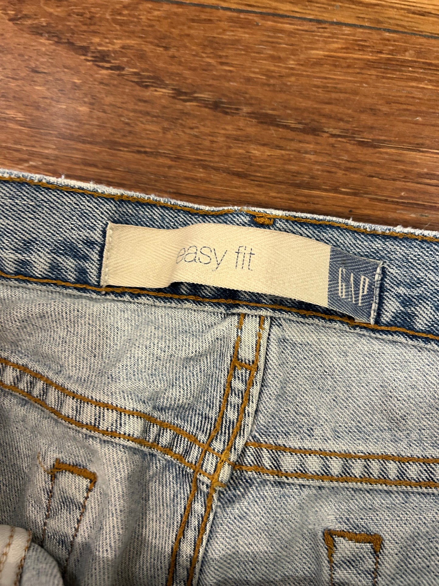 90s Gap Easy Fit Jean Shorts (34)