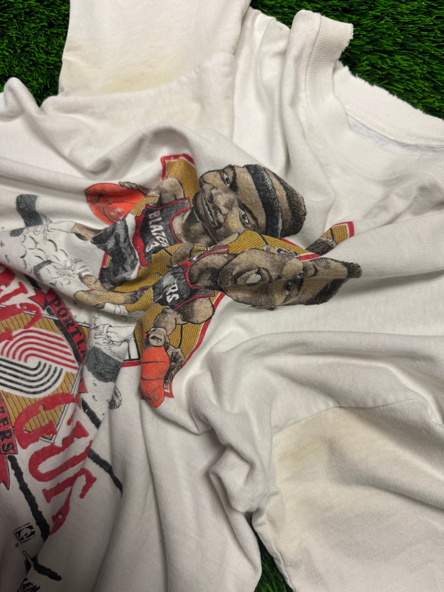 90s Vintage Portland Trail Blazers Caricature Young Guns Thrashed Tee (L)