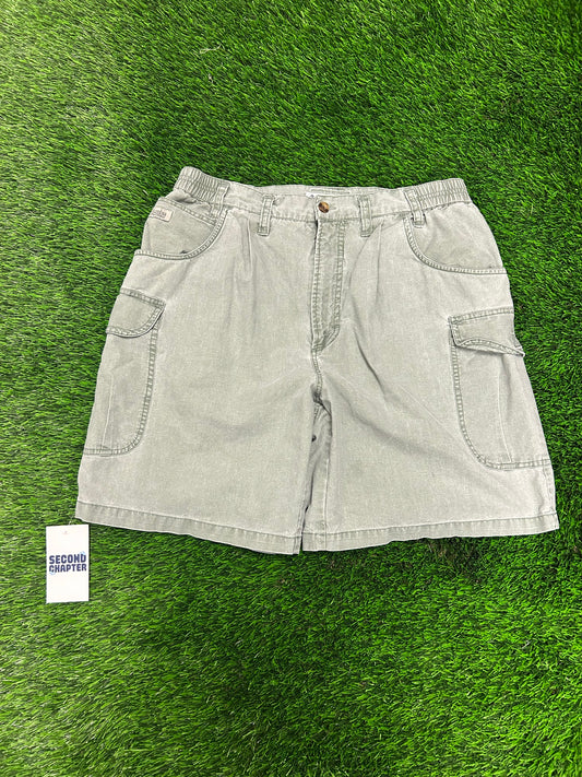 90s Columbia Olive Cargo Shorts (32)