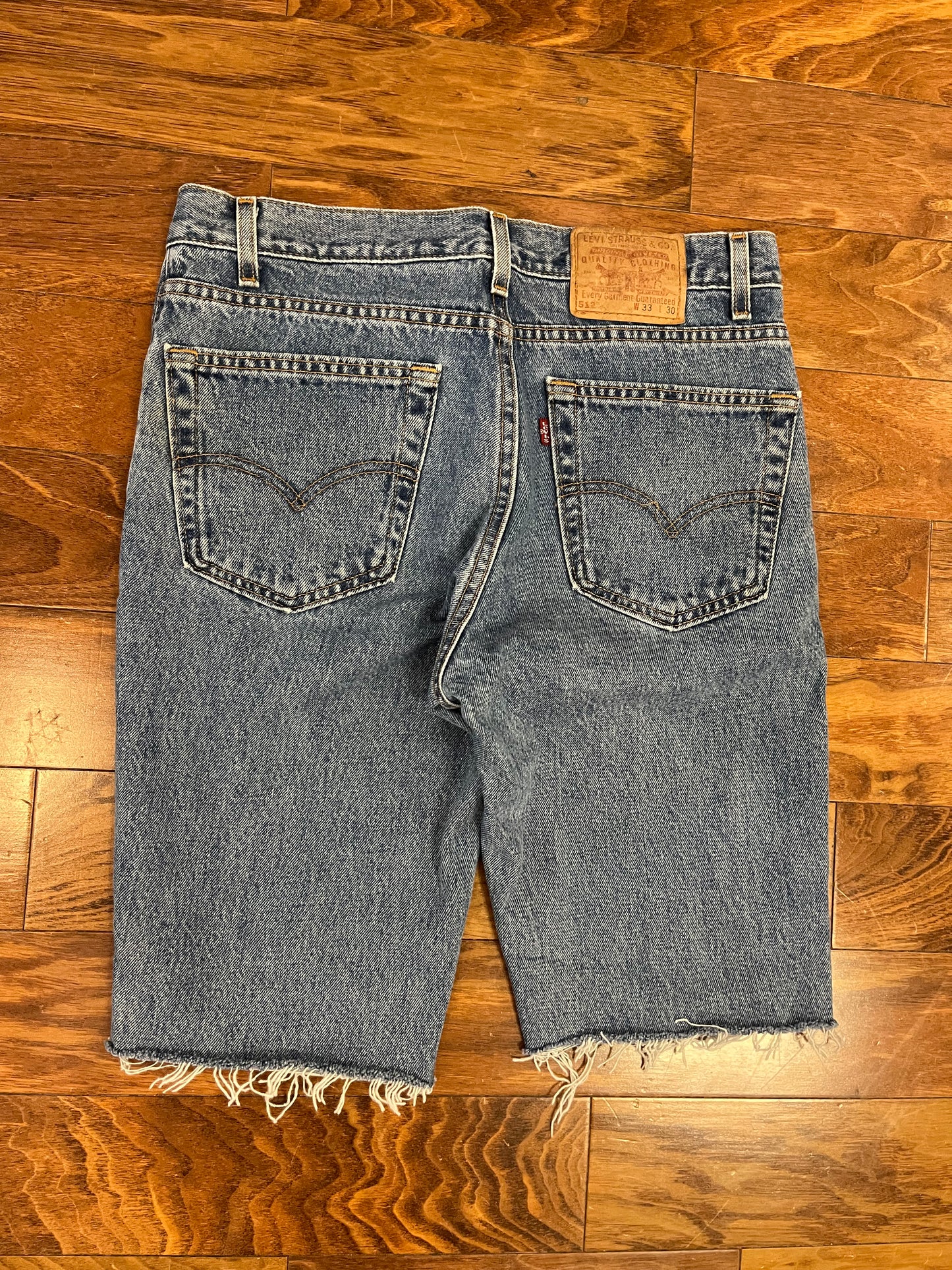 2001 Levi's 512 Mid Wash Shorts (33)