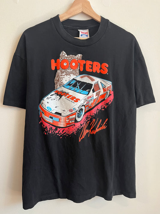00s Alan Kulwicki Hooters Racing Team Tee (XL)