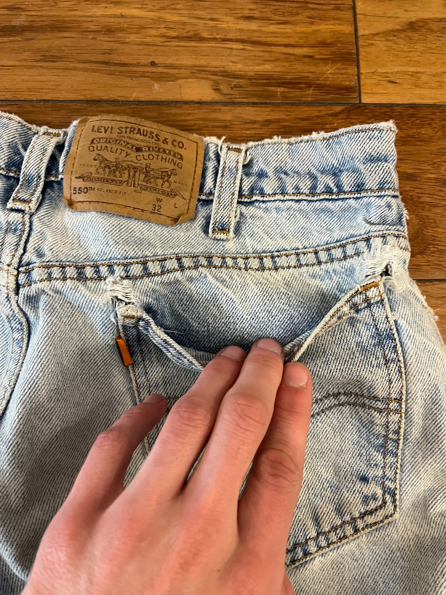 1995 Levi's 550 Orange Tab Shorts (32)