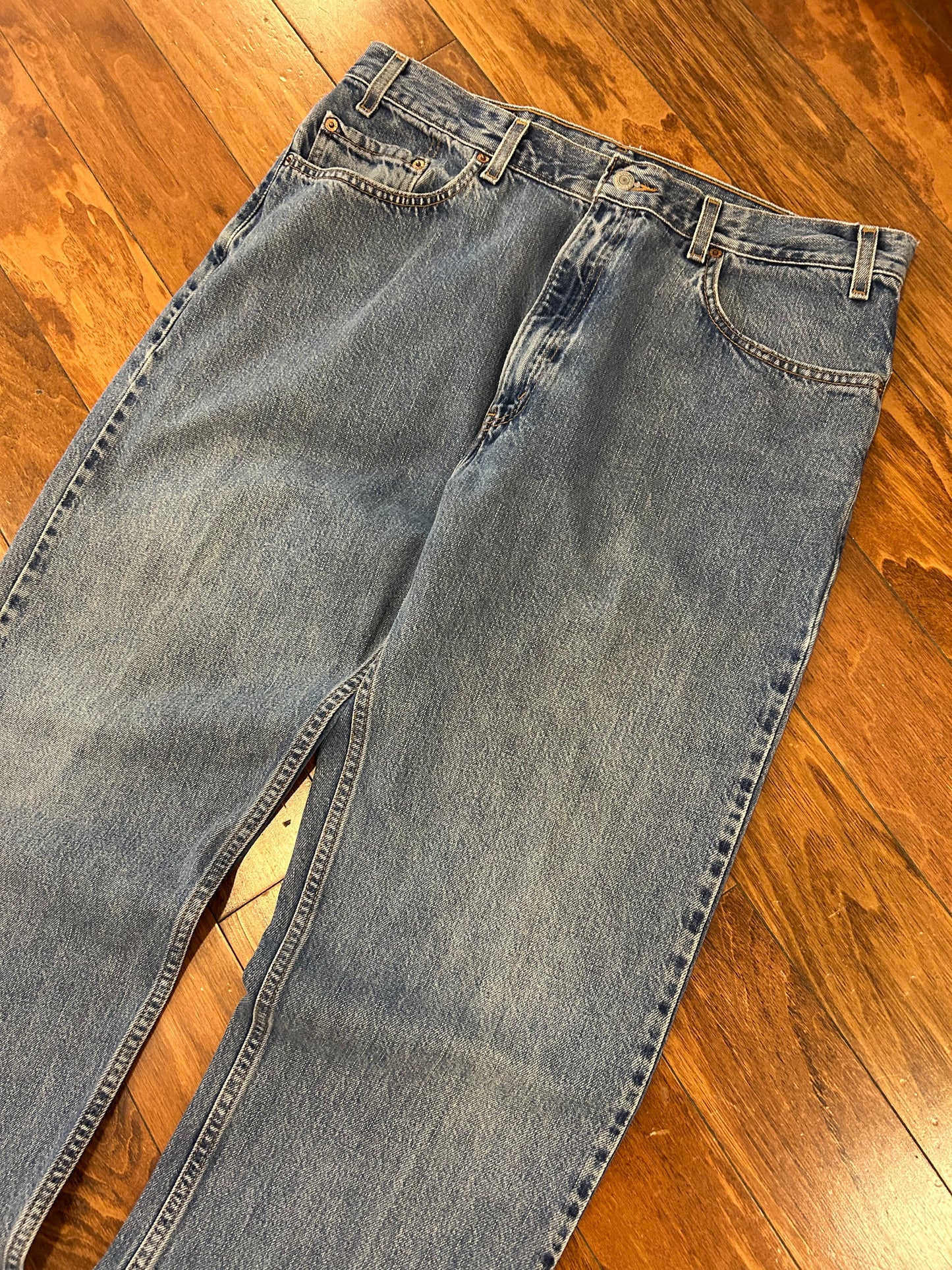2001 Levi's 505 Mid Wash Jeans (38 x 34)