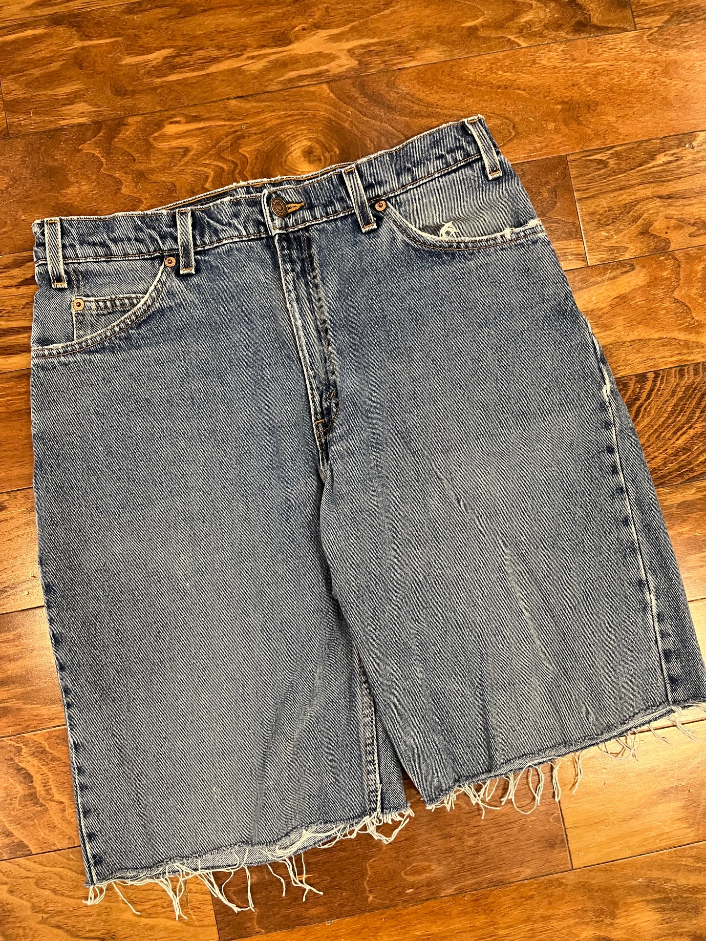 1998 Levi's 560 Mid Wash Shorts (32)