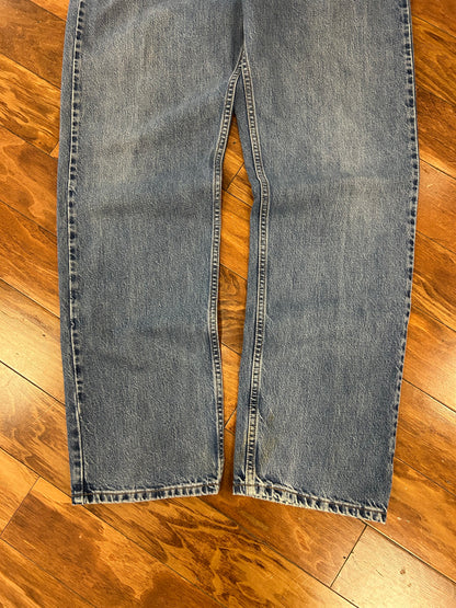 2001 Levi's 505 Mid Wash Jeans (38 x 34)