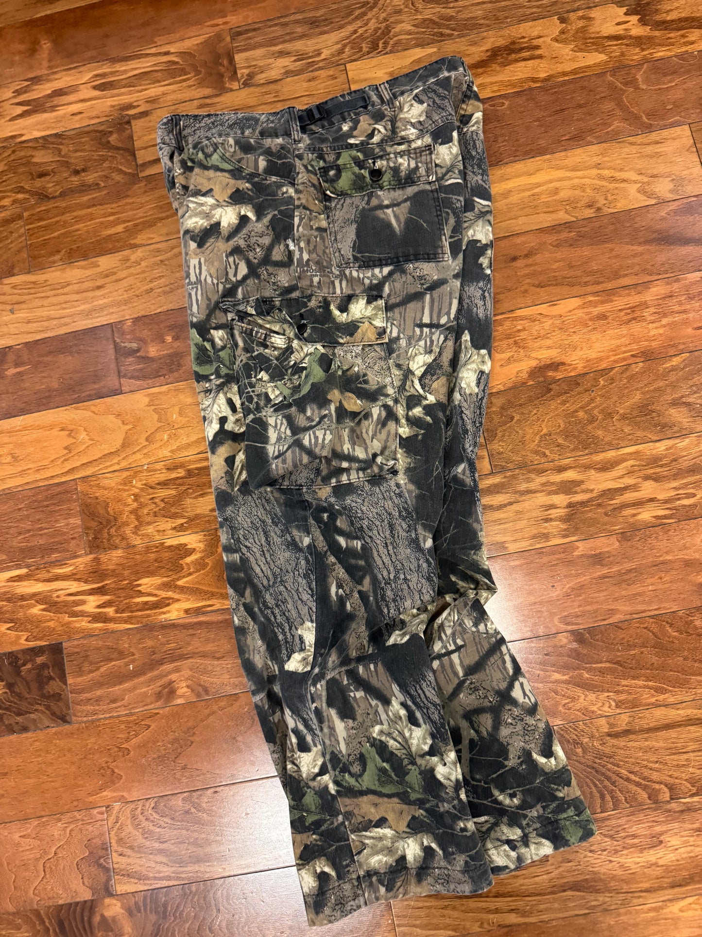 90s Mossy Oak Dark Camo Pants (36 x 32)