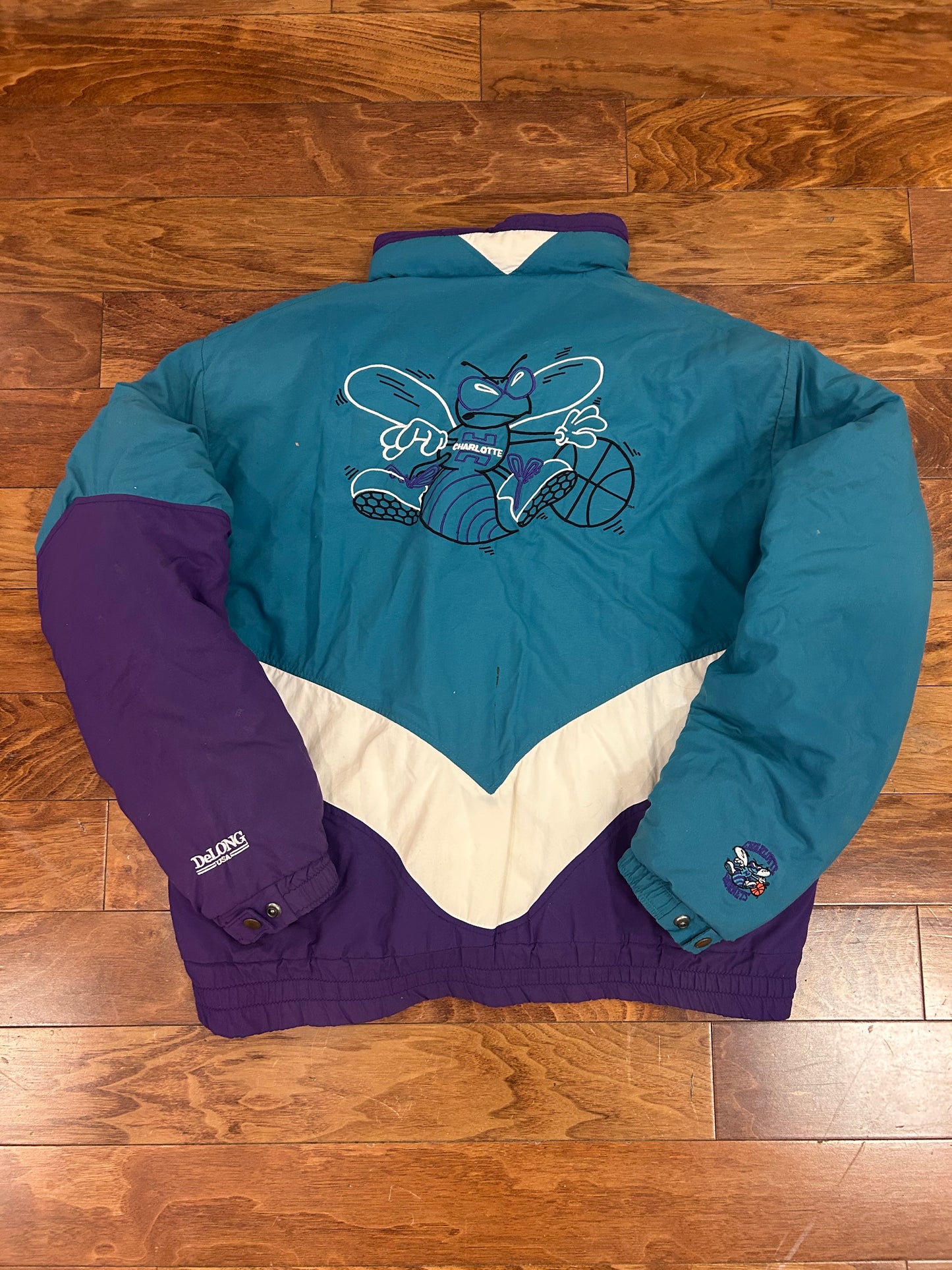 90s Charlotte Hornets DeLong Vintage NBA Puffer Jacket (L)