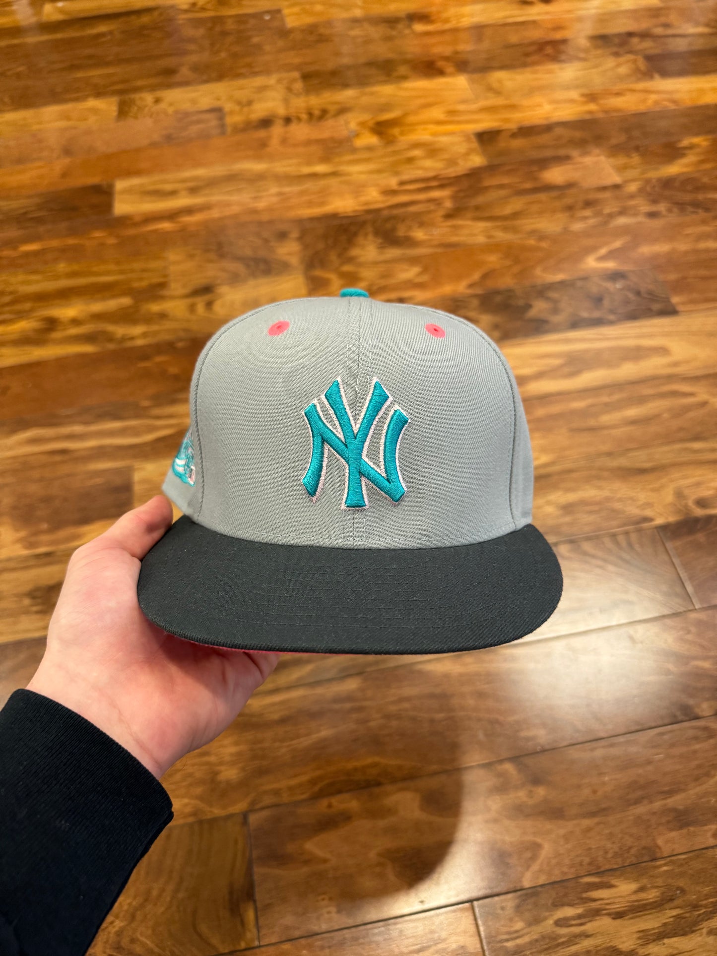 New York Yankees Subway Series Grey/Pink Fitted Hat (7 1/8)