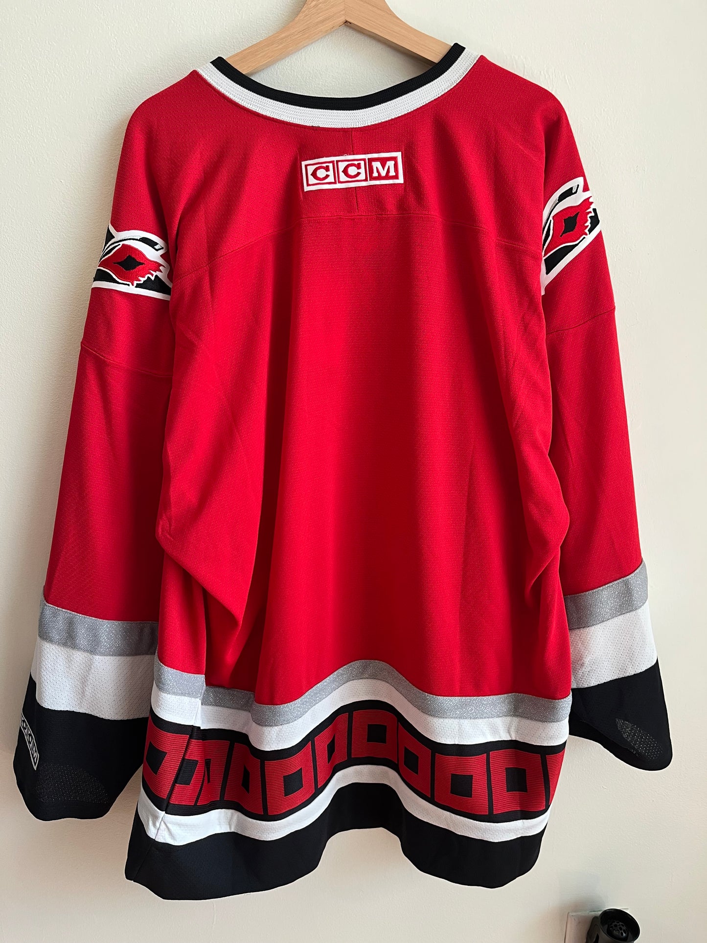 00s Carolina Hurricanes Logo CCM Ice Hockey NHL Jersey (XL)
