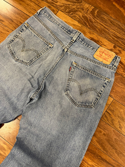 2006 Levi's 550 Relaxed Fit Washed Jeans (34 x 31)