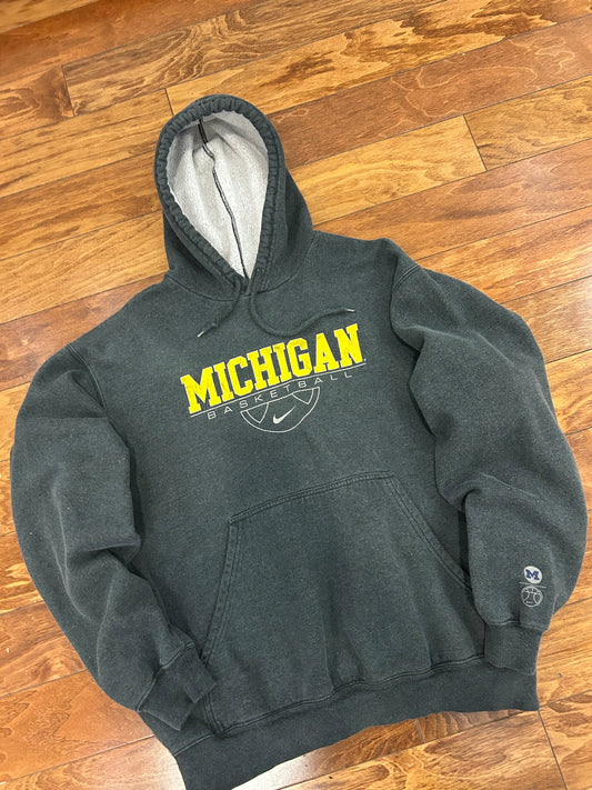 00s Michigan University Nike Basketball Hoodie (L)