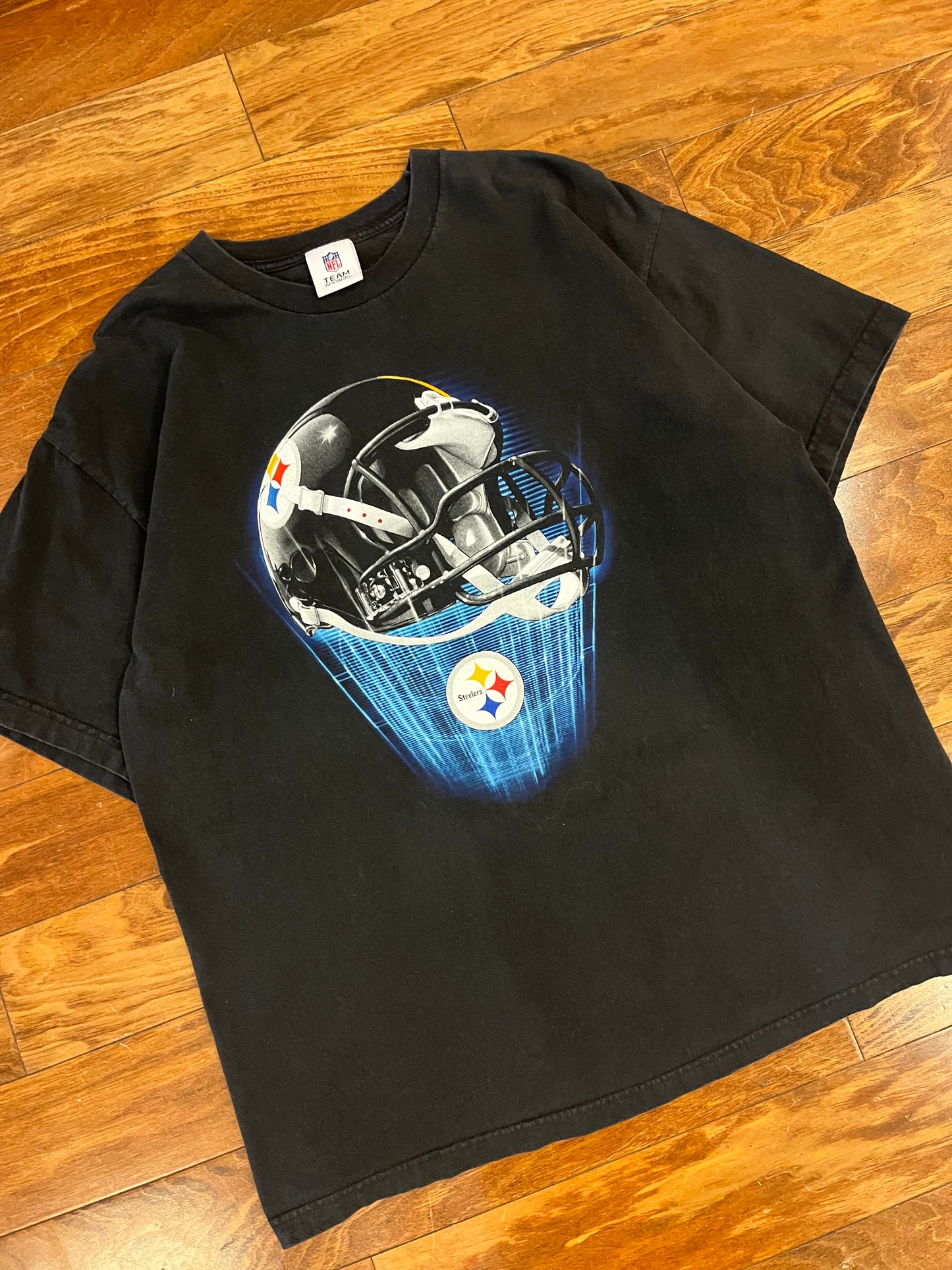00s Pittsburgh Steelers Helmet Tee (XL)
