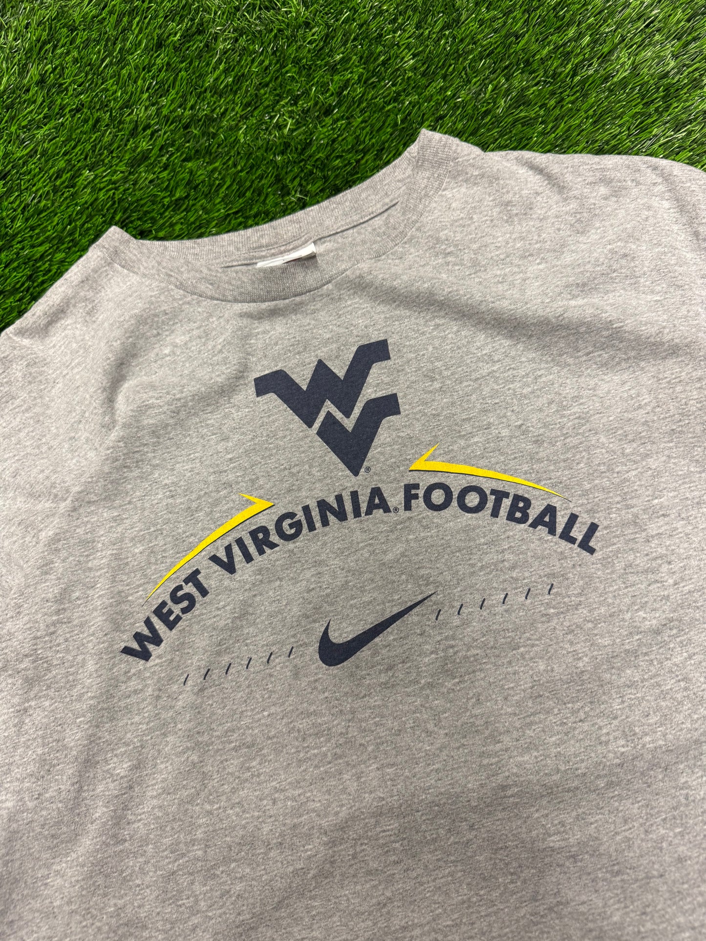 00s West Virginia University (WVU) Vintage Nike Center Swoosh Tee (L)