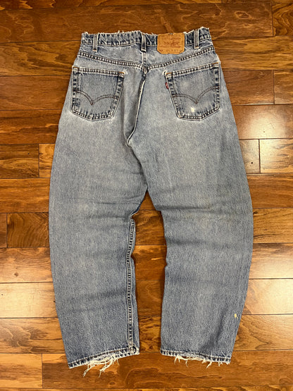 1996 Levi's 565 Distressed Jeans (31 x 30)