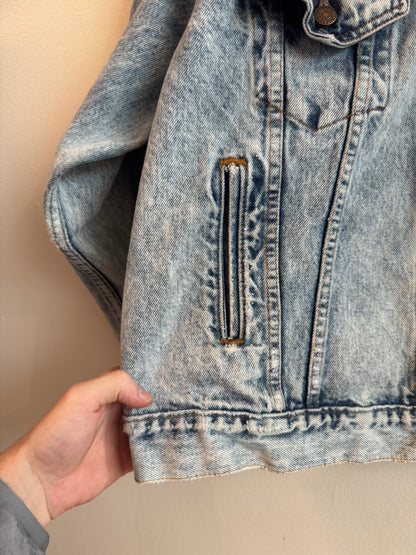 90s Levi's Faded Light Wash Denim Jacket (L)