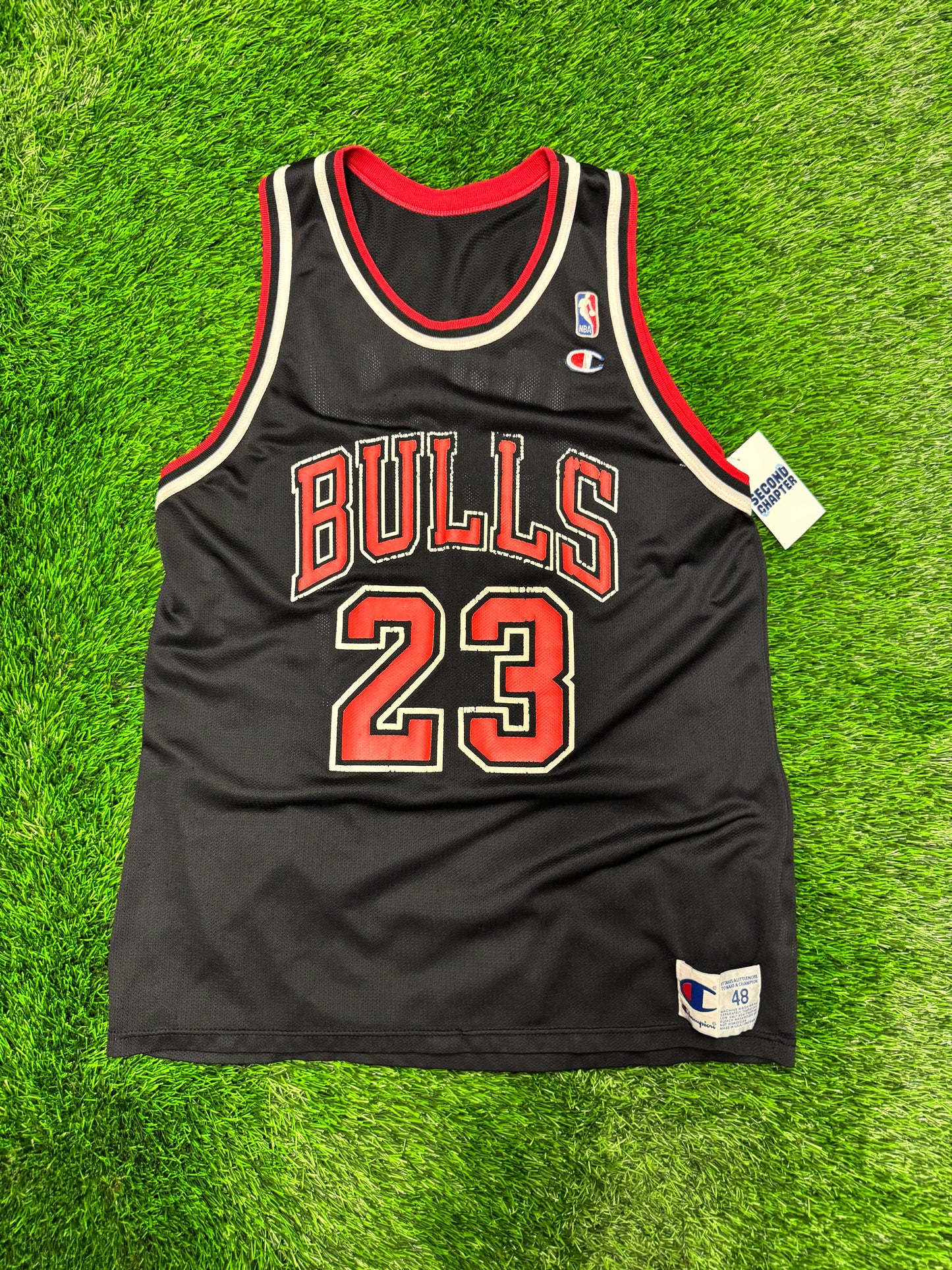 90s Chicago Bulls Michael Jordan 23 Vintage Champion NBA Black Jersey (L)