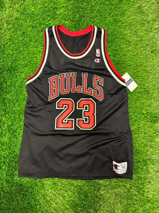 90s Chicago Bulls Michael Jordan 23 Vintage Champion NBA Black Jersey (L)