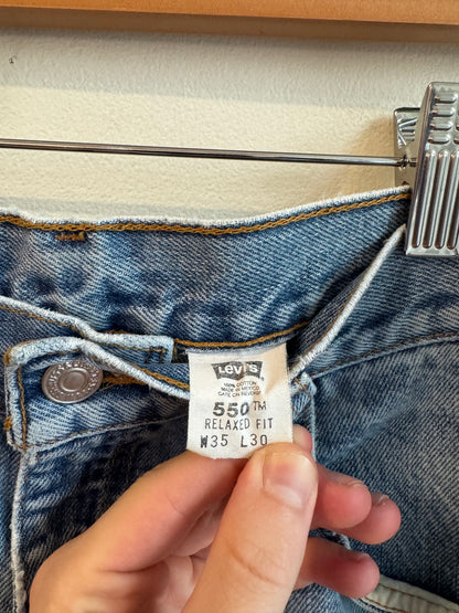 1999 Levi's 550 Light Wash Shorts (35)