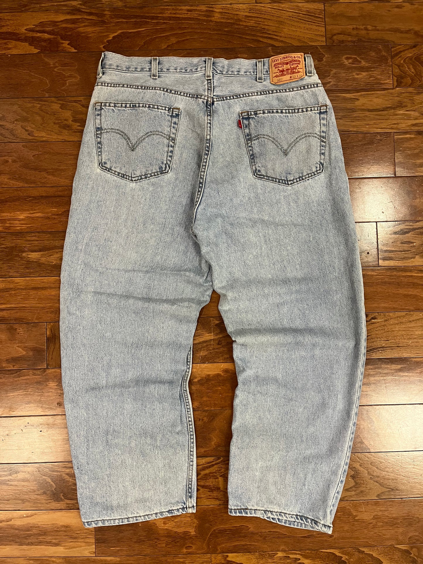 00s Levi's 560 Baggy Light Wash Jeans (40 x 30)