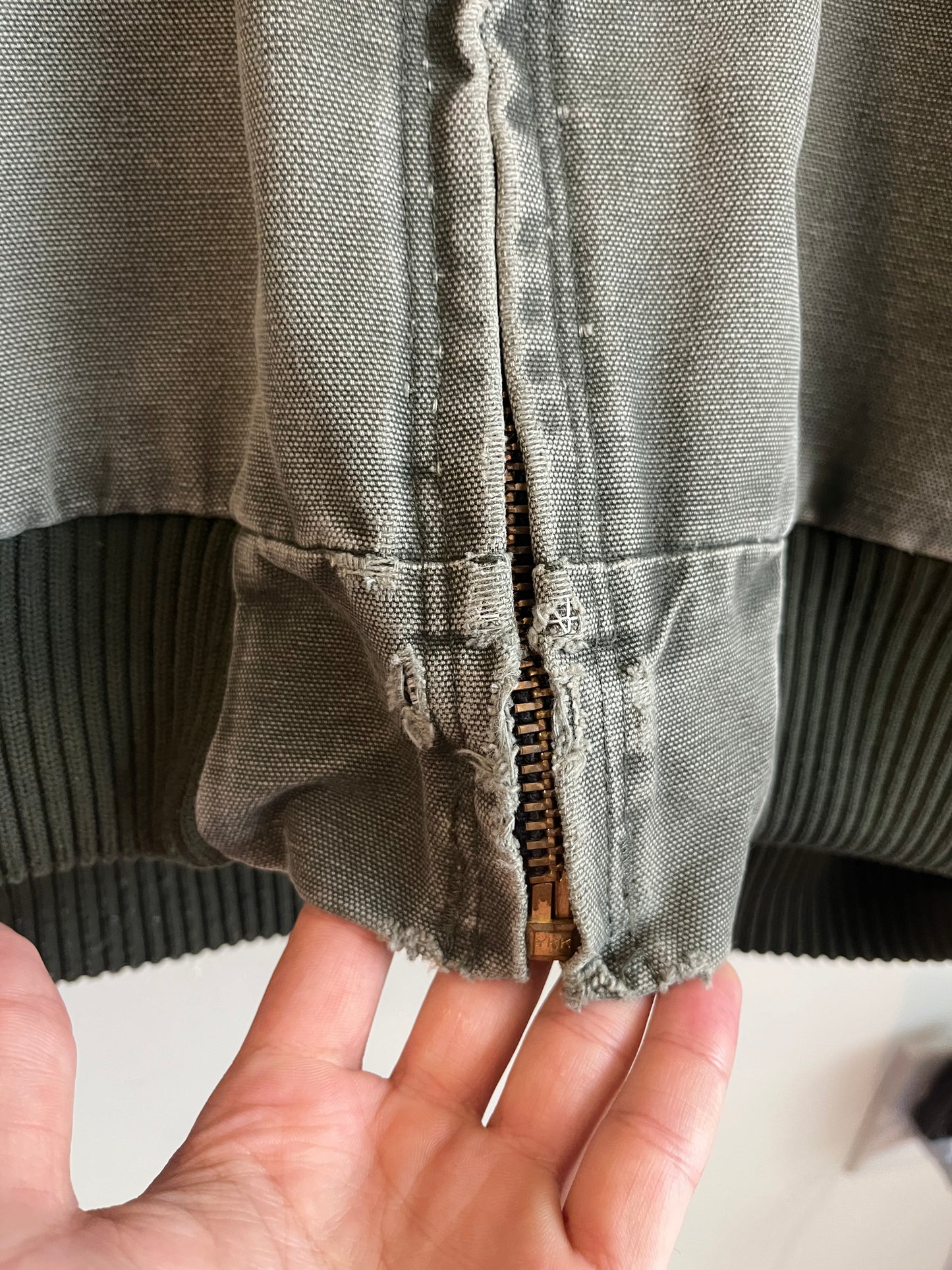 2006 Carhartt J130 Moss Green Distressed Jacket (L Tall)