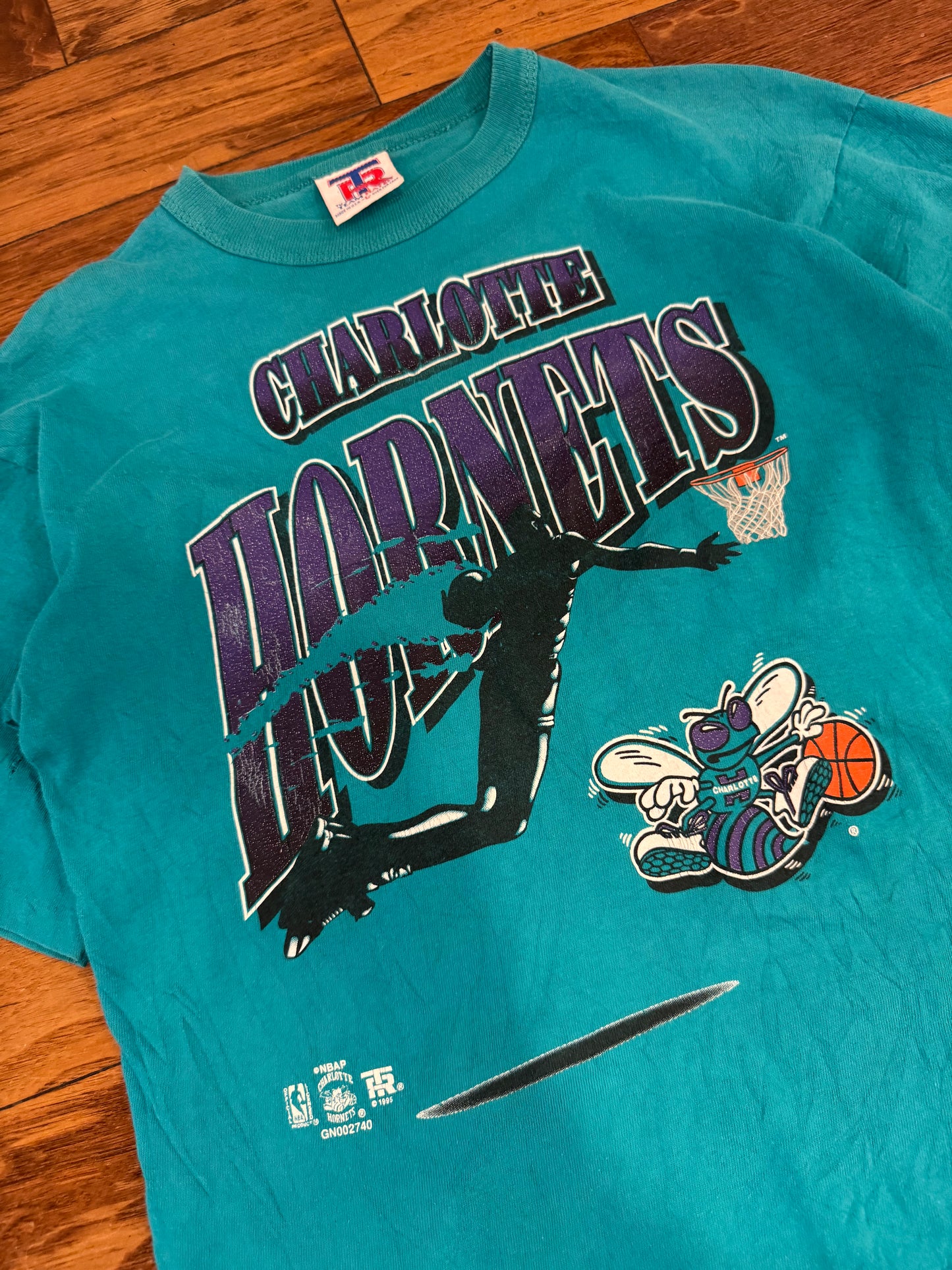 1995 Charlotte Hornets Team Rated Tee (Youth L)