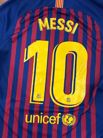 FC Barcelona Lionel Messi #10 2018 Nike Home Kit Soccer Jersey (M)