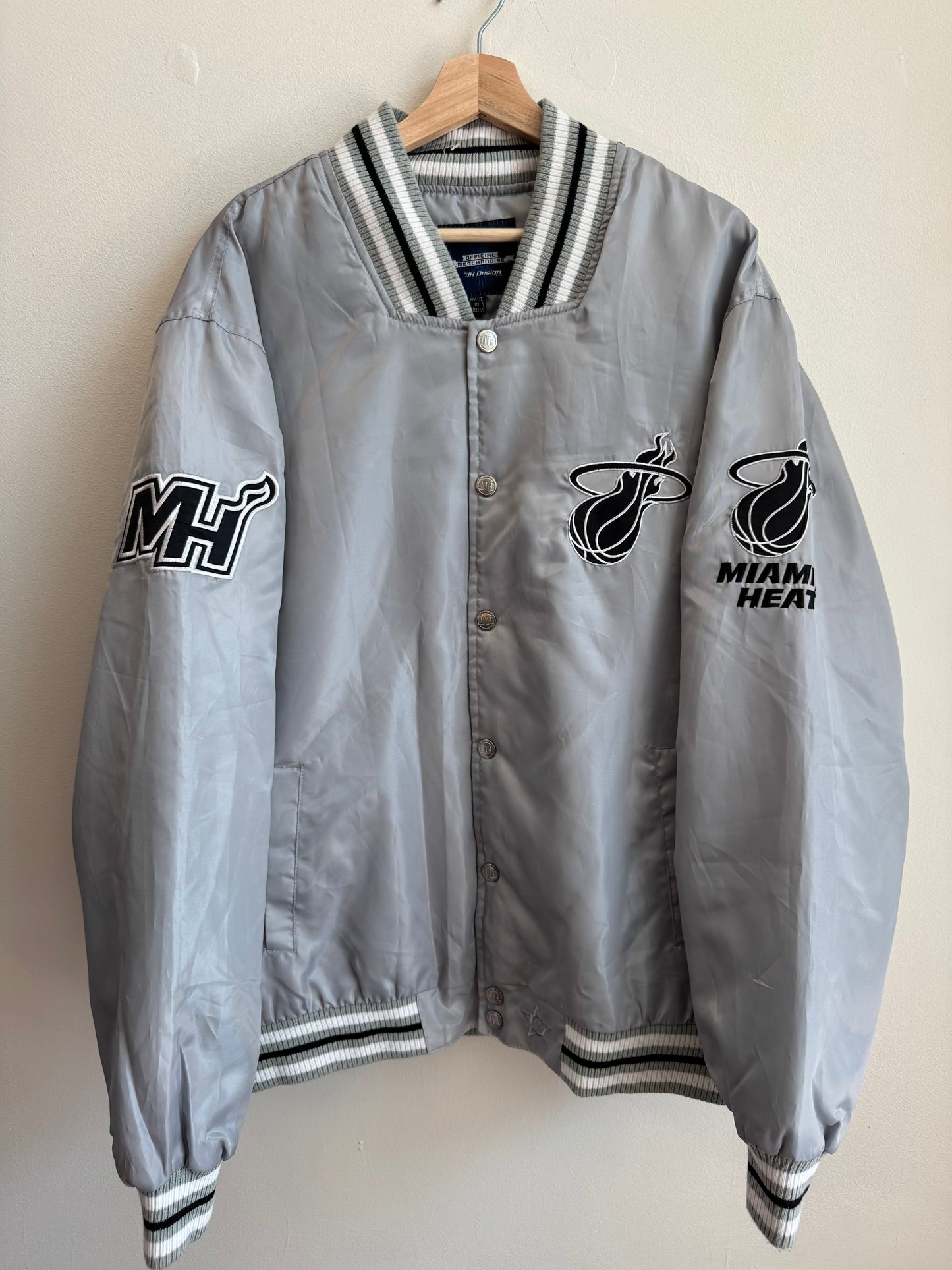 00s Miami Heat JH Design Silver Satin Jacket (XL)