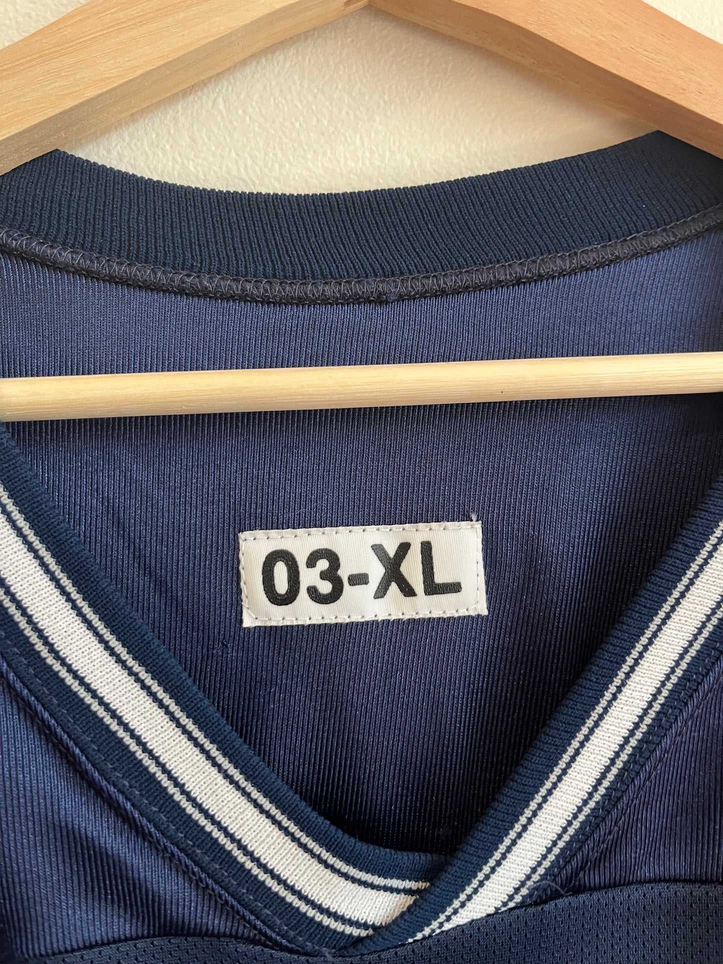 90s UConn Huskies Aeropostale #7 Football Jersey (XL)