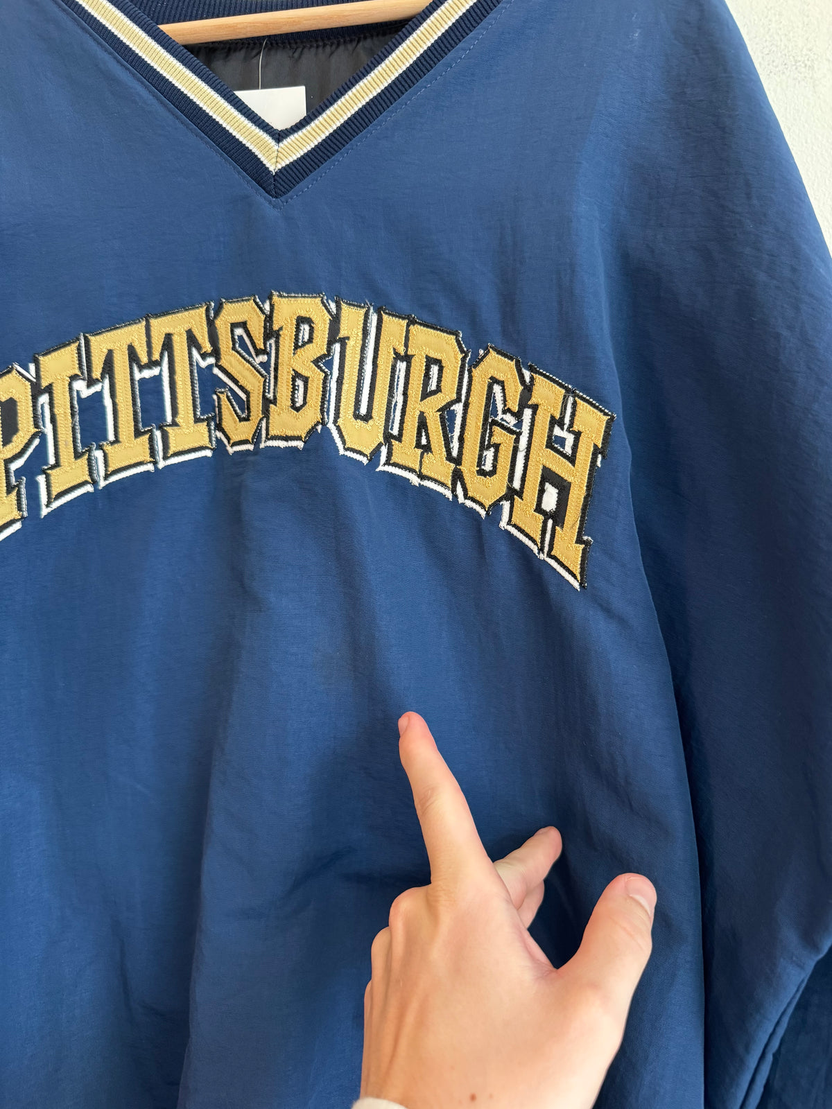 90s University of Pittsburgh Navy Spell Out Windbreaker (XXL)