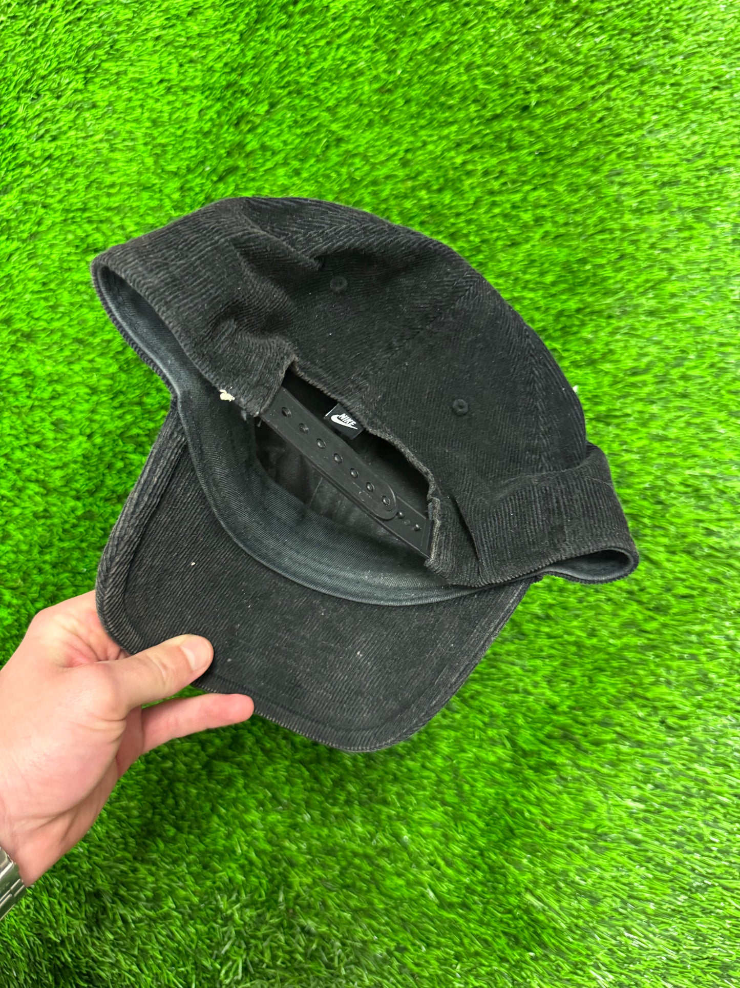 Nike Modern Corduroy Spell Out Snapback Hat (OS)