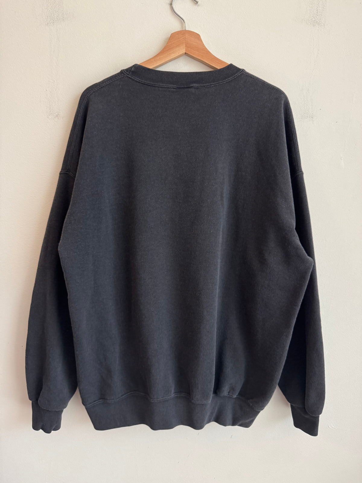 90s Charlotte Hornets Embroidered Nutmeg Faded Black Crewneck (XL)