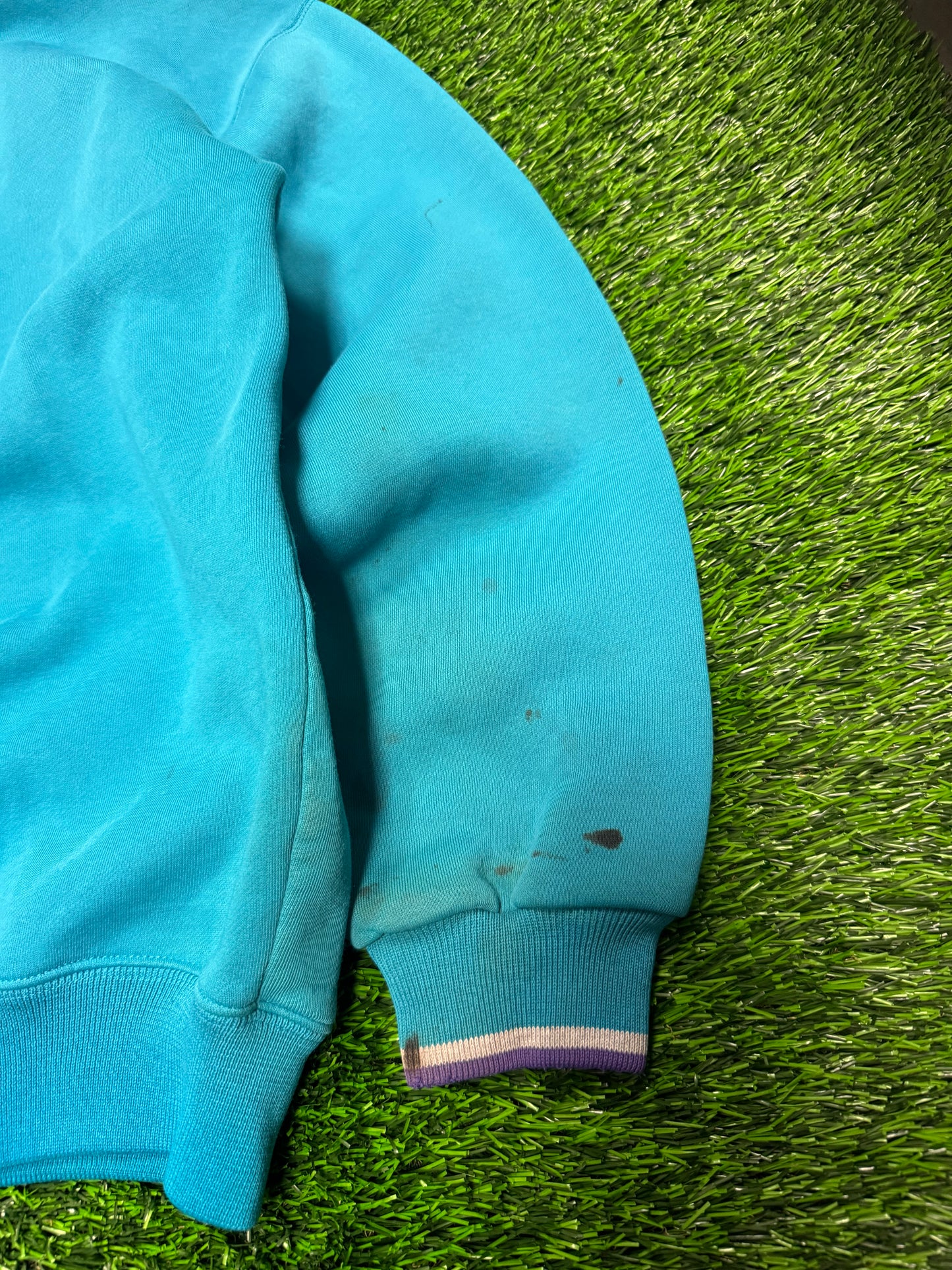 90s Charlotte Hornets Embroidered Thrashed Starter Crewneck (L)