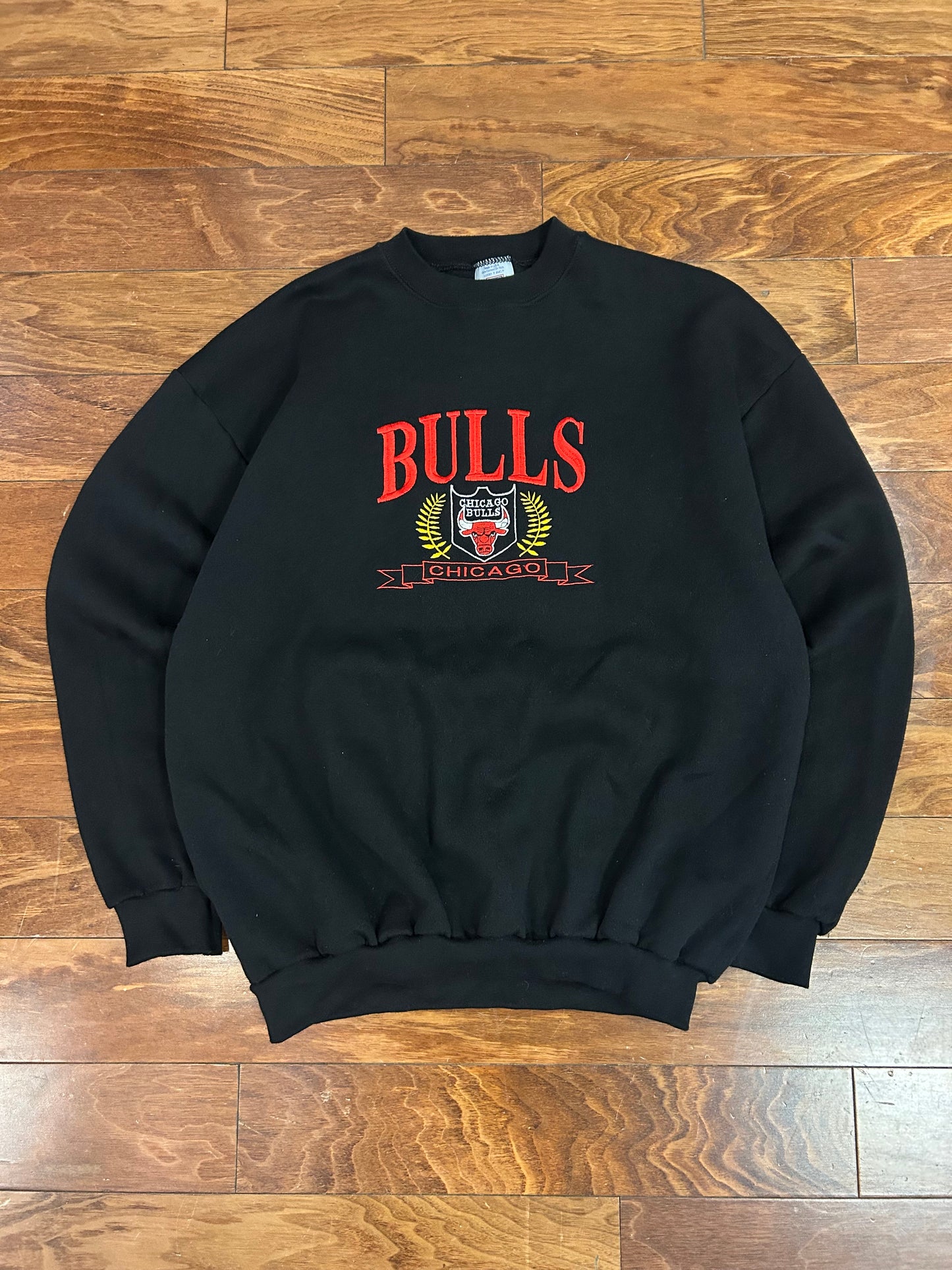 90s Chicago Bulls Vintage Logo 7 Embroidered Crewneck (L)
