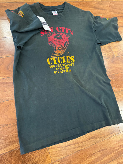 90s Sin City Cycles Thrashed Graphic Tee (L)
