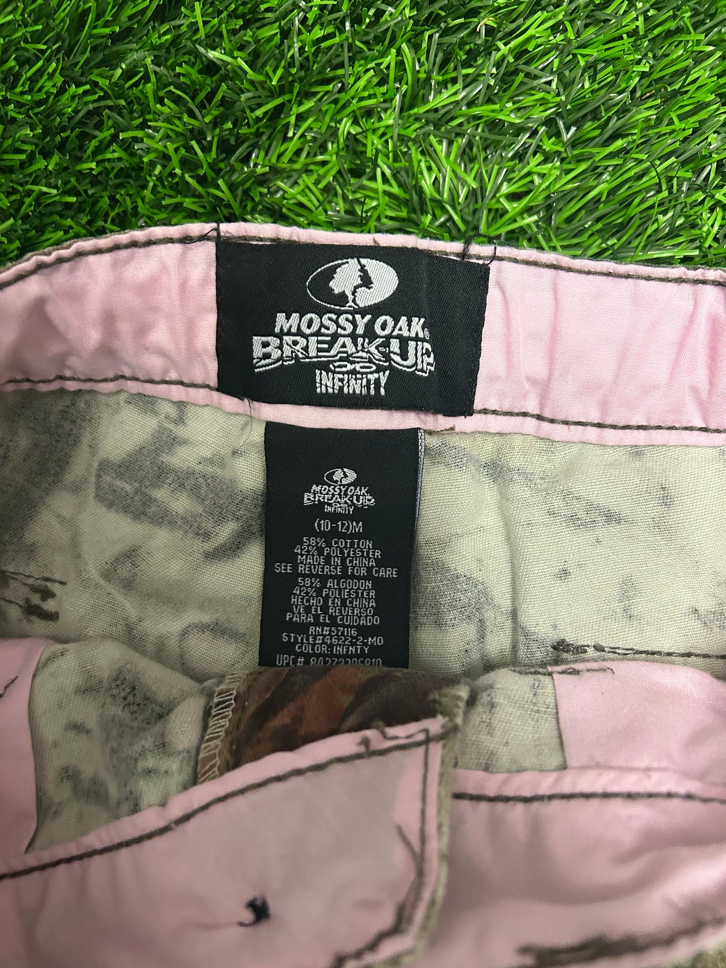 00s Vintage Mossy Oak Pink Accent Camo Pants (32 x 32)