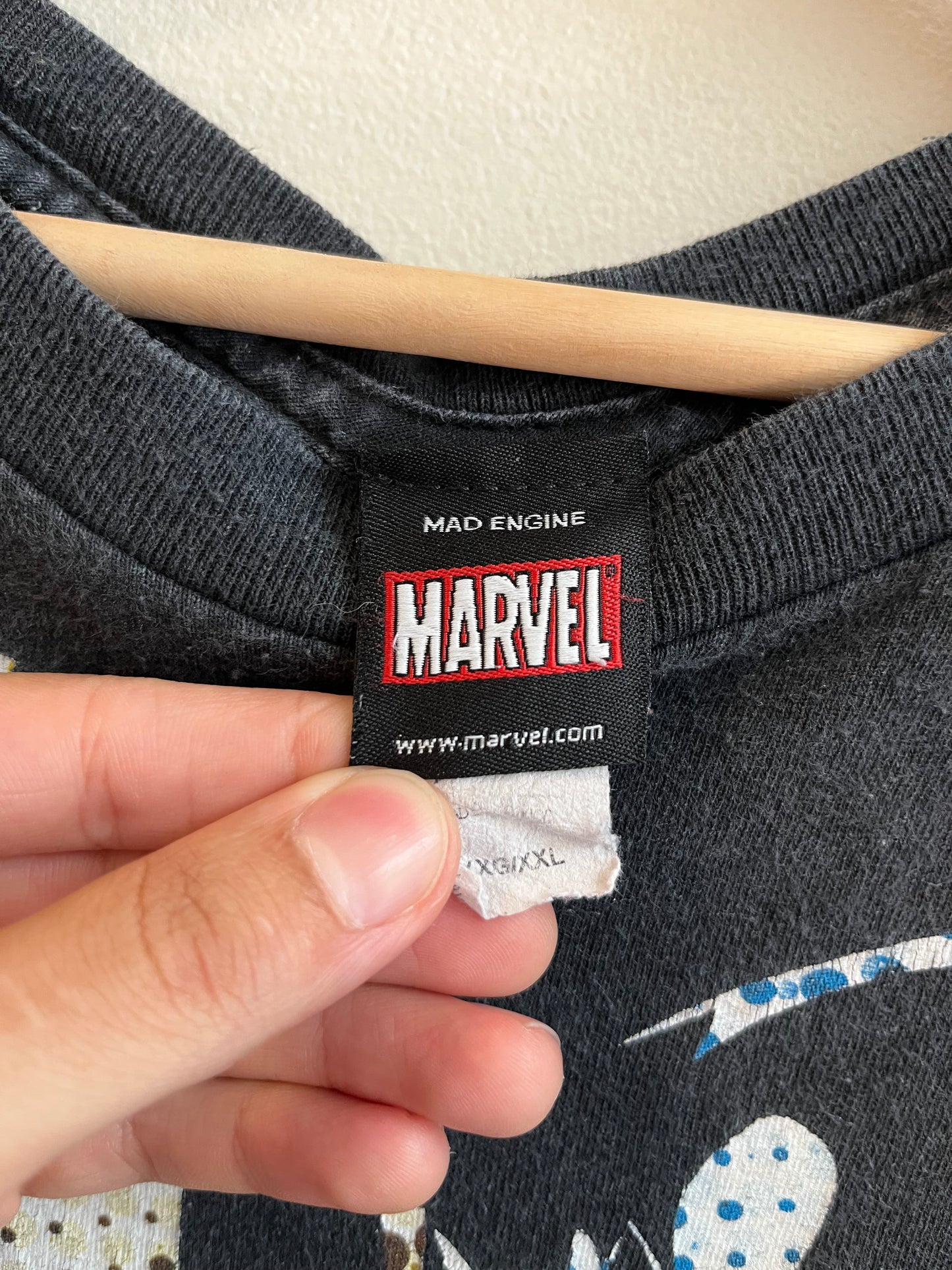 00s Marvel Big Front Characters Faded Tee (XXL)