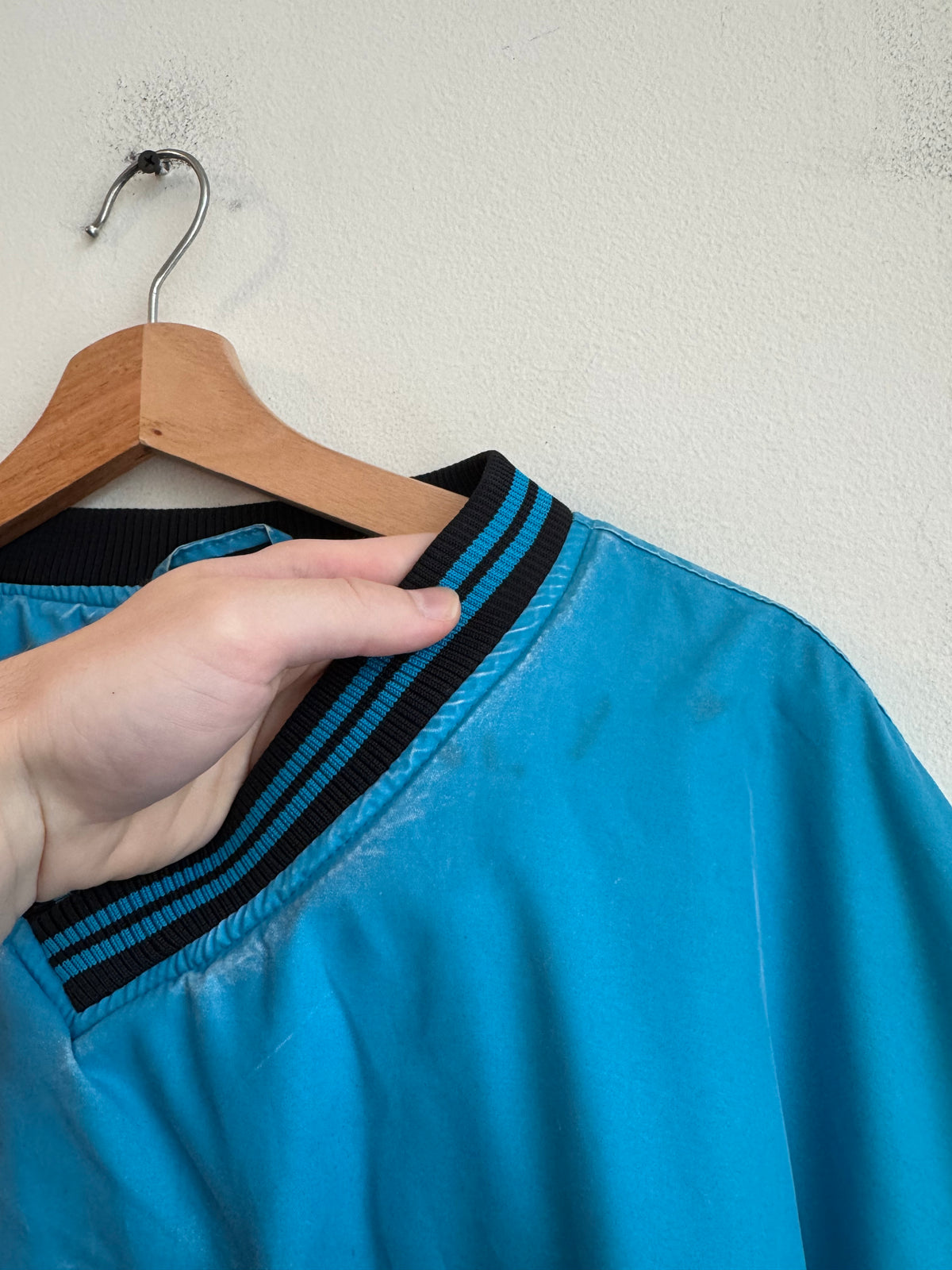 00s Carolina Panthers Faded Blue Tail Swoop Windbreaker (XL)