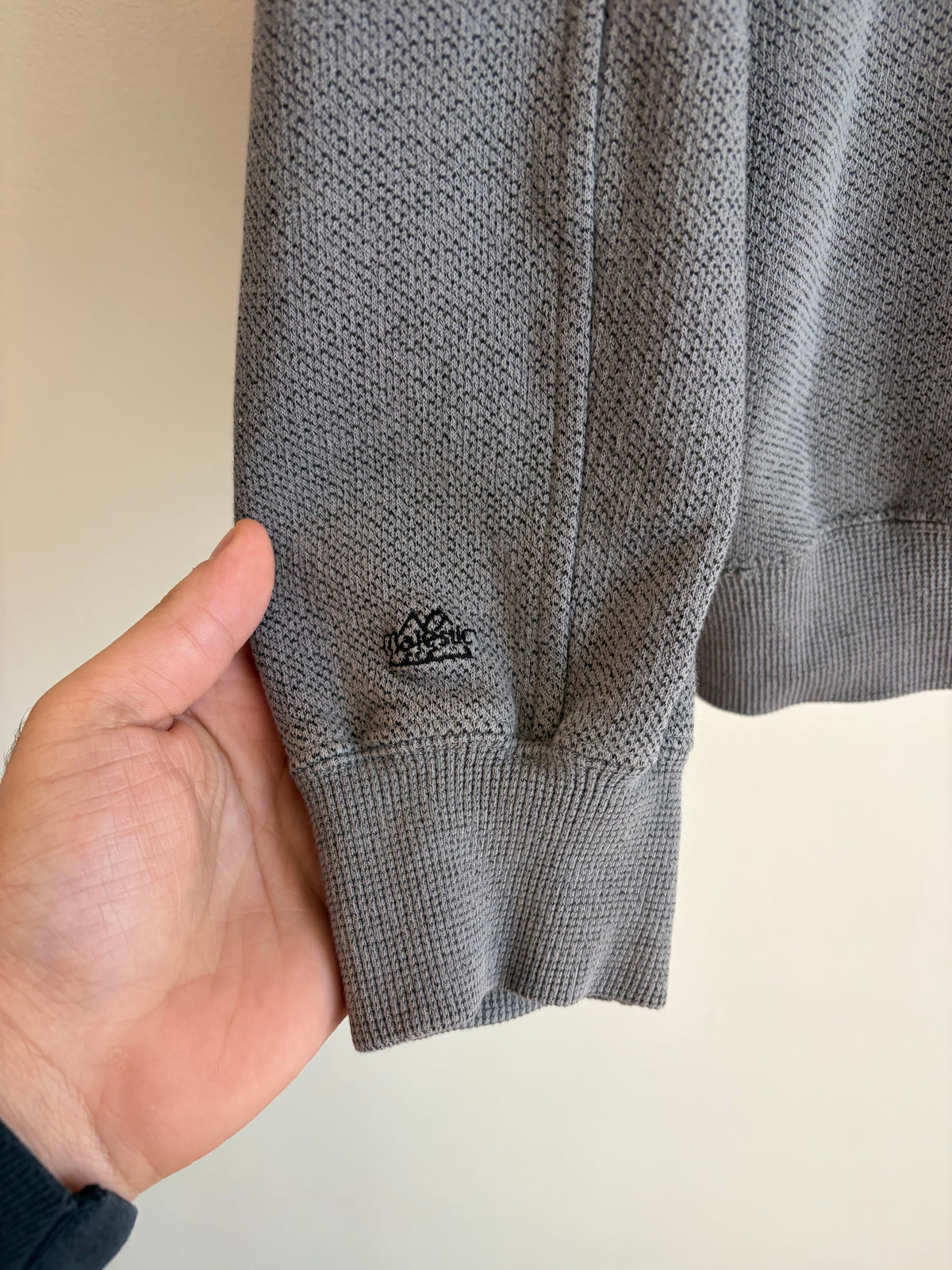 90s Charlotte Hornets Majestic Embroidered Crewneck (XL)
