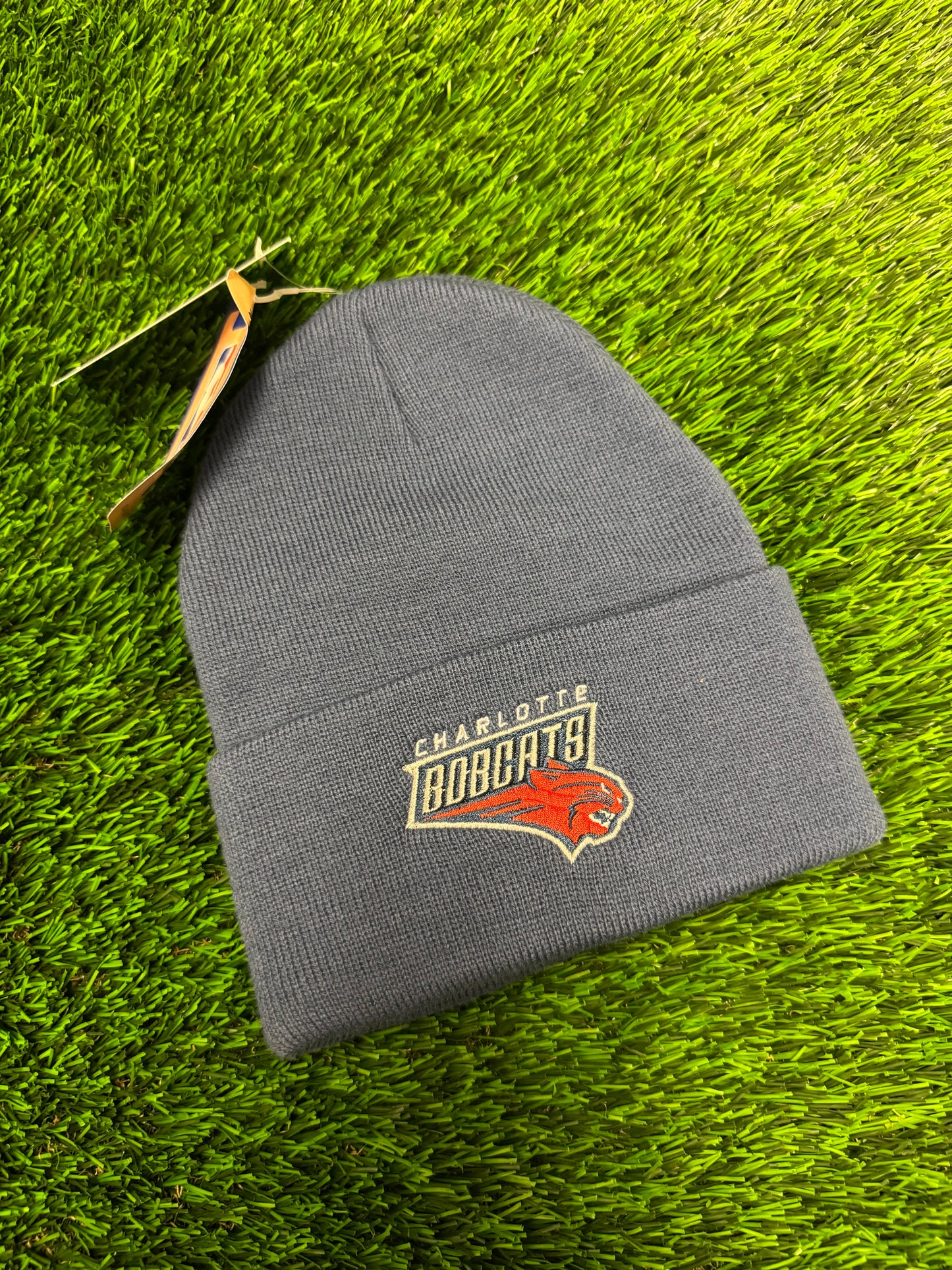 00s Charlotte Bobcats Cuffed Knit Deadstock Beanie (OS)
