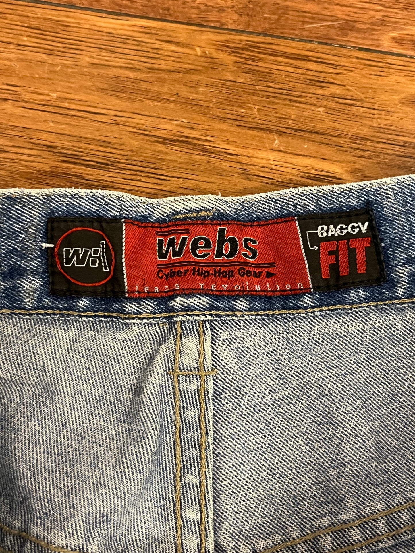 00s Webs Baggy Distressed Jean Shorts (34)