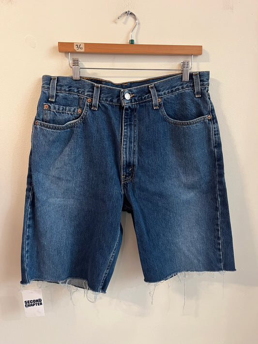 2002 Levi’s 550 Dark Wash Shorts (36)